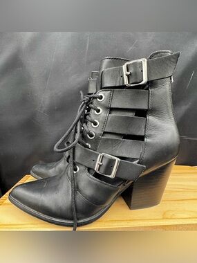 Women's Steve Madden Black Strappy Buckle Lace-Up Ankle Boots 7.5